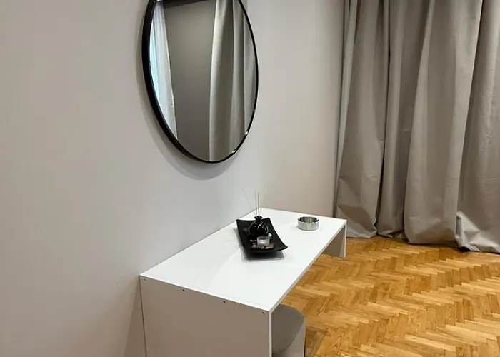 宾馆 Swan Paradise 纳夫普利翁